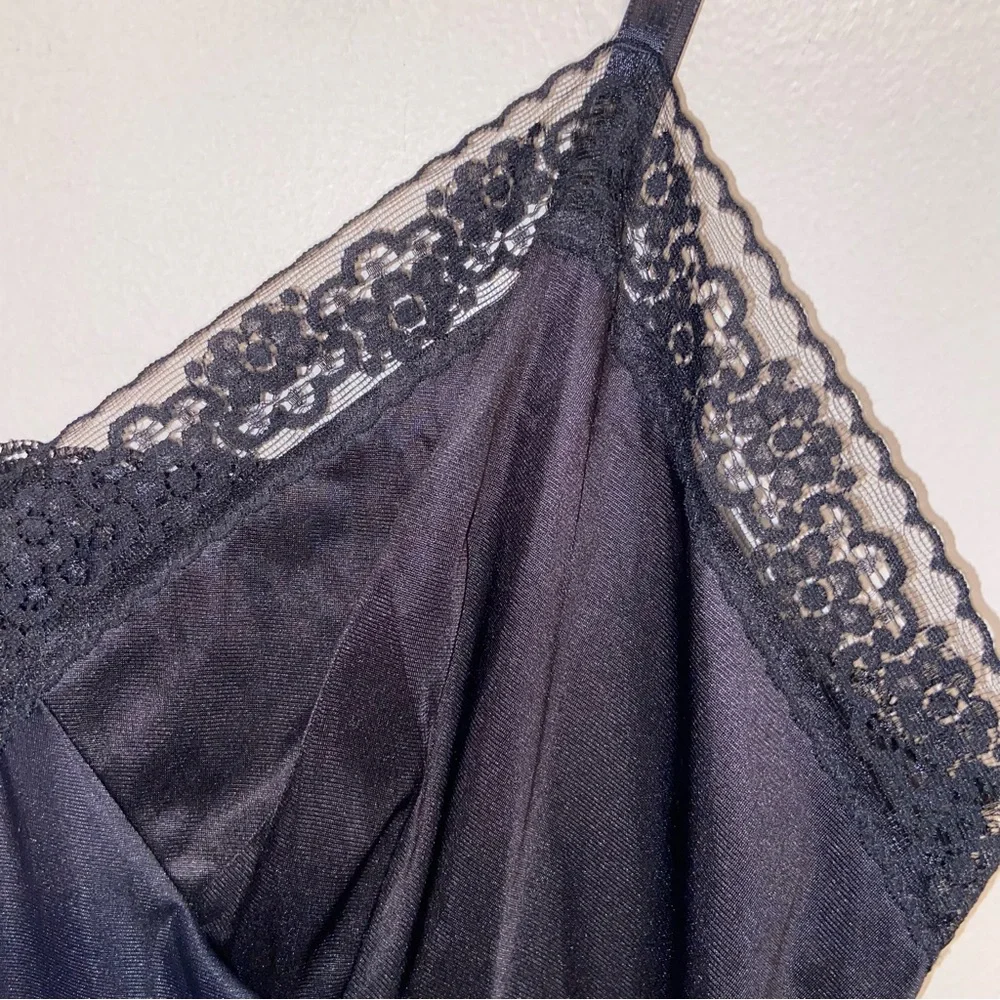 Vintage Vanity Fair Slip Under Dress Womens Size 38 Black Lace Nylon Retro Sexy